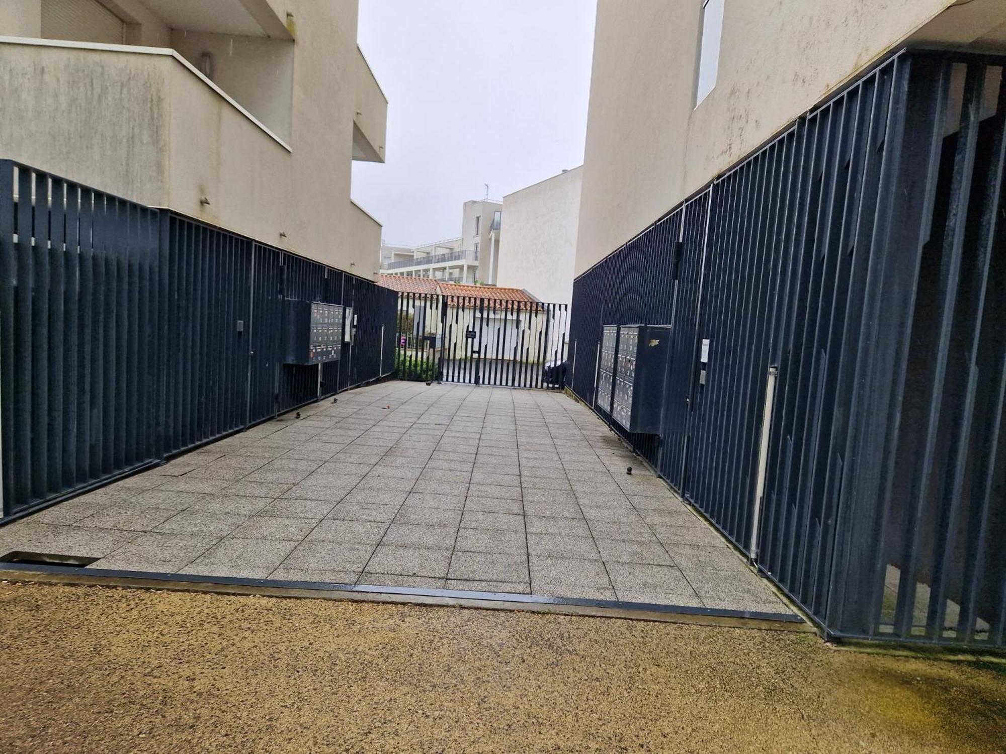Ambre Appart-wifi-terrasse-parking-terrasse-2 Couchages Apartment